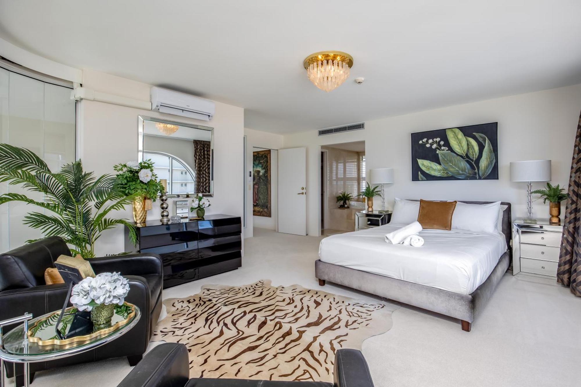 Pacific Plaza Apartments Gold Coast Room photo