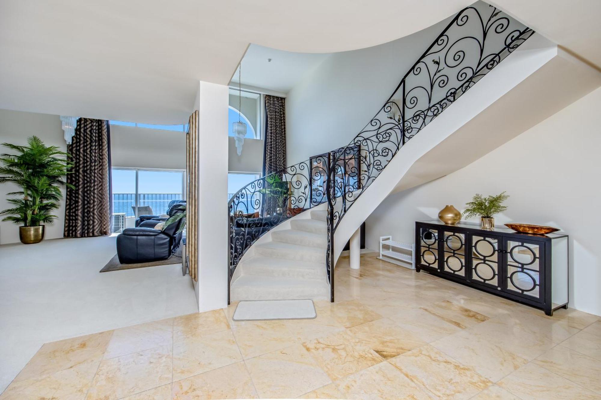 Pacific Plaza Apartments Gold Coast Room photo
