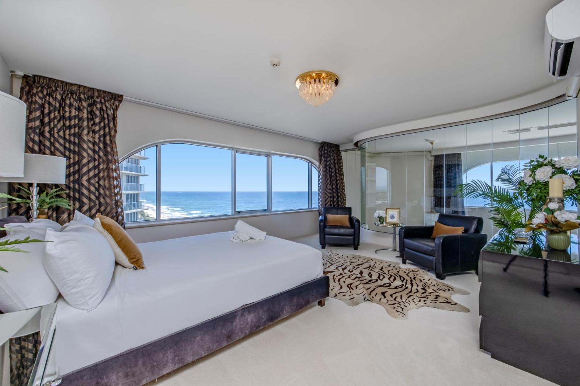 Pacific Plaza Apartments Gold Coast Room photo